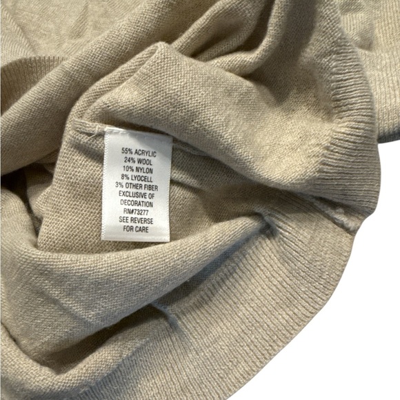 Gray Half Sleeve Top with Black Bow Detail - Picture 3 of 6